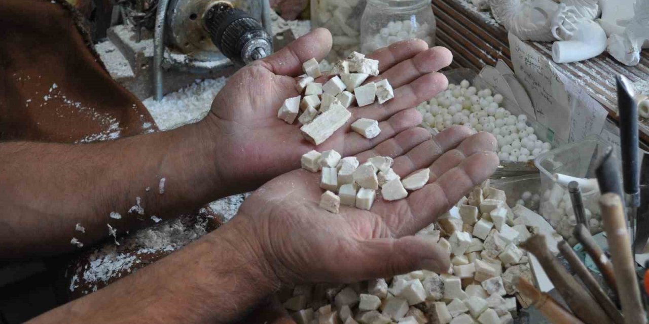 Lületaşı Vücuttaki Negatif Enerjiyi Ve Radyasyonu Alıyor