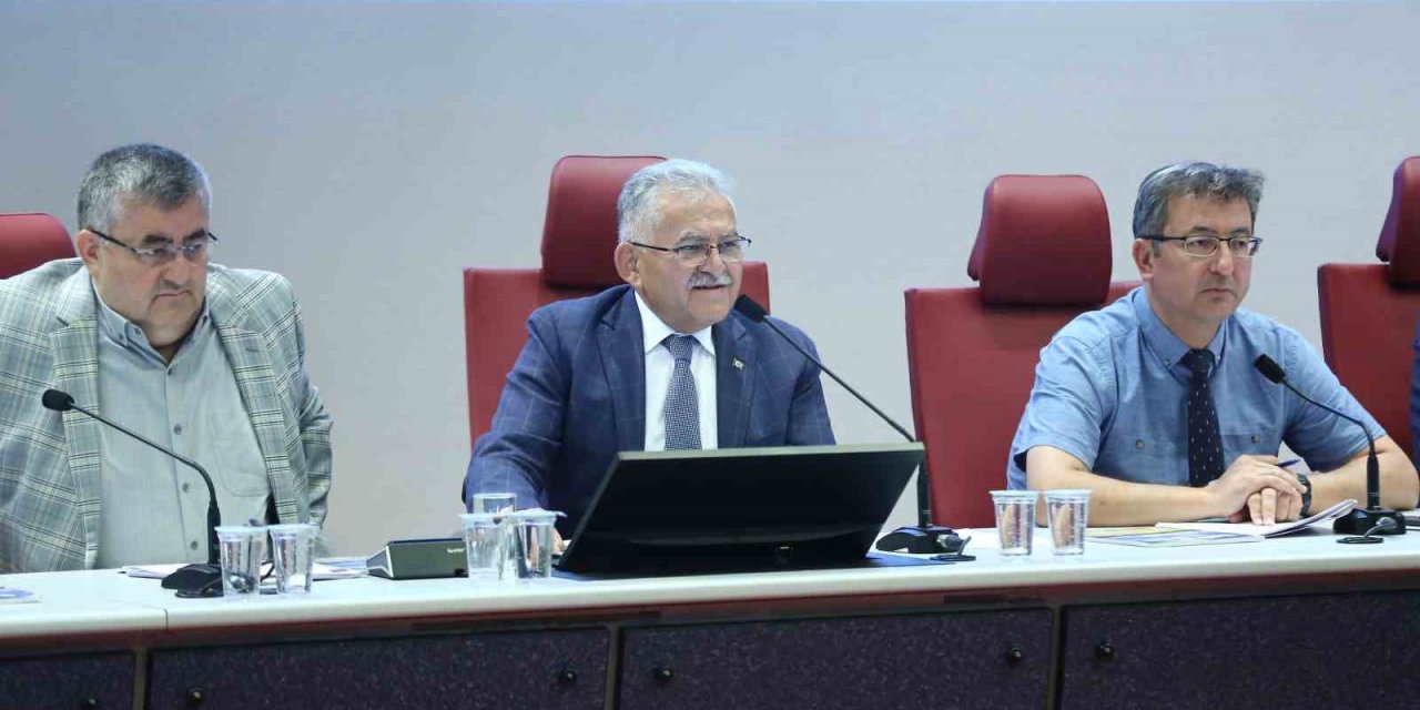 Mehmet Özhaseki İsmi Bulvara Verilecek