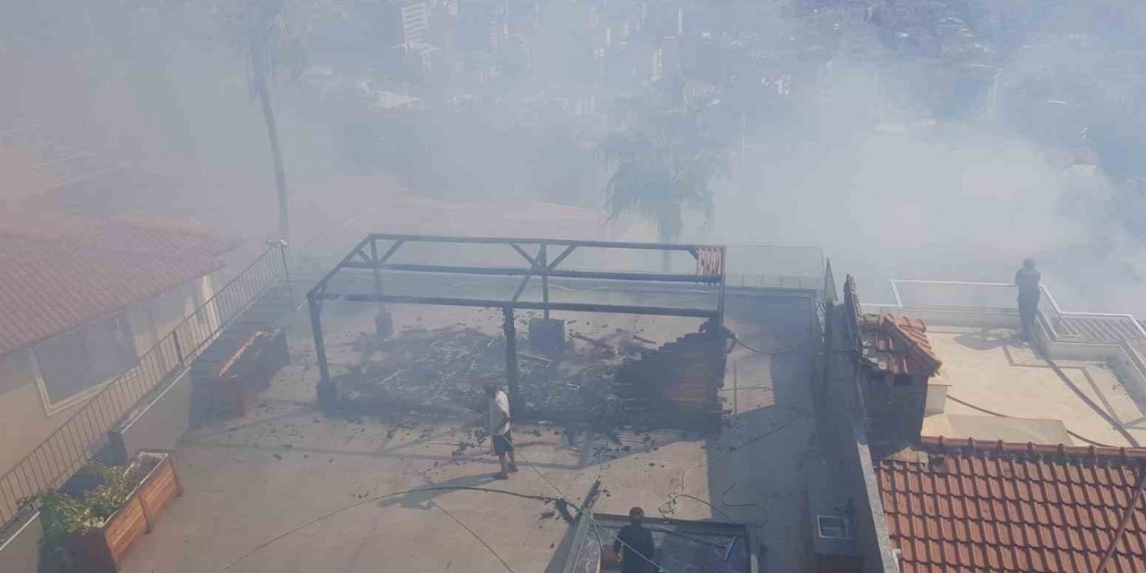 Otluk Alanda Çıkan Yangın, Milyon Dolarlık Villalara Sıçradı