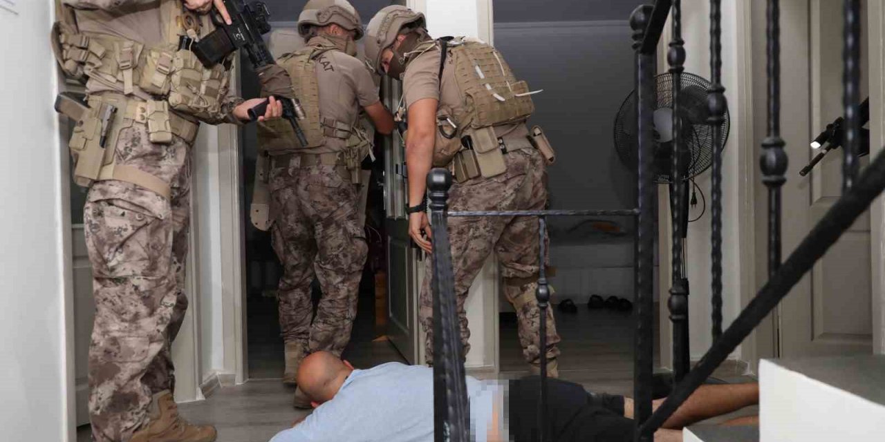 Mersin’de Terör Örgütlerine Operasyon: 4 Gözaltı