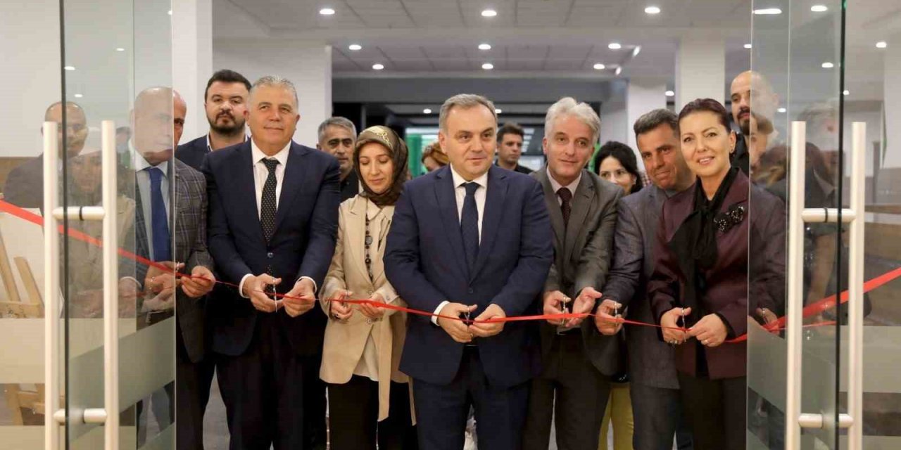 Erü’de Son Ustalar Fotoğraf Sergisi Düzenlendi