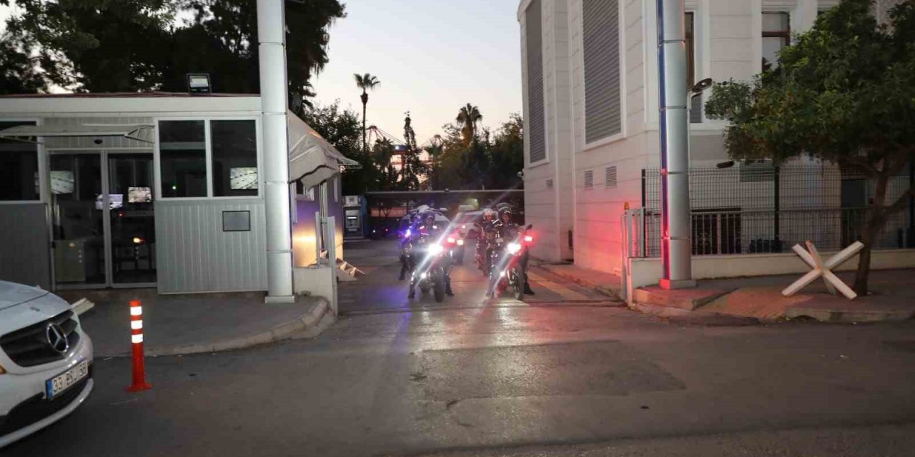 Depremzedeleri Dolandıranlara Şafak Operasyonu: 10 Gözaltı