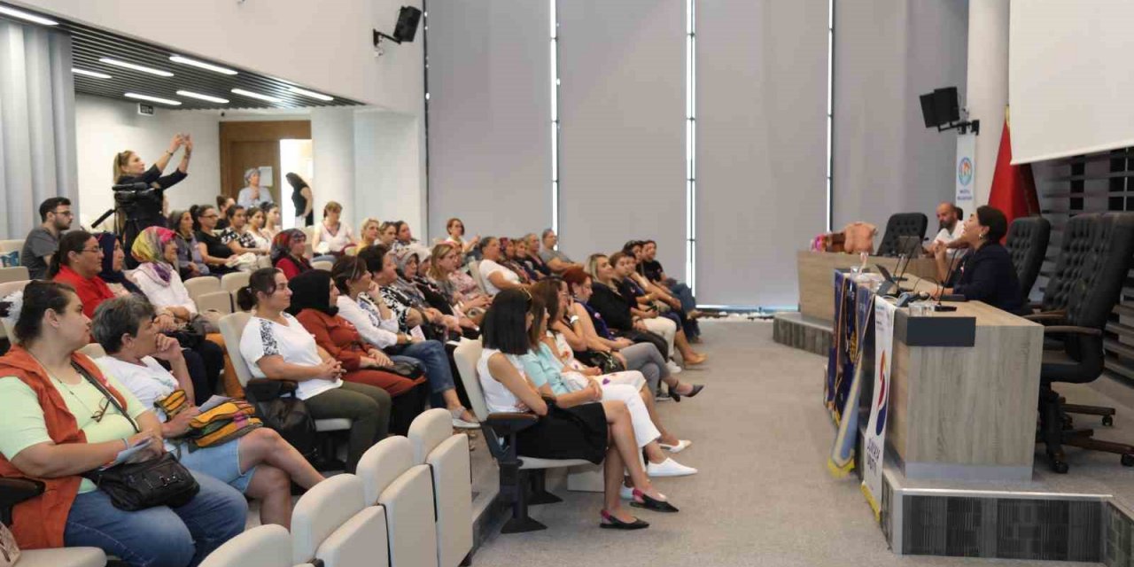 Mezitli Belediyesi, Meme Kanseri Farkındalık Eğitimi Gerçekleştirdi