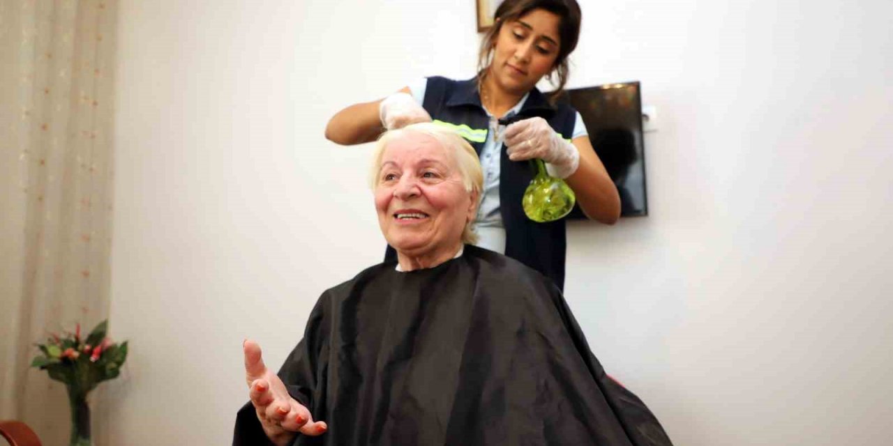 Akdeniz’de Evde Kişisel Bakım Ve Temizlik Hizmeti Vatandaşların Yüzünü Güldürüyor