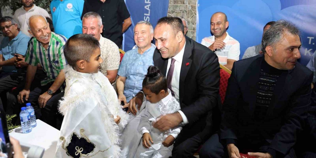 Toroslar’da Roman Çocukları Toplu Sünnet Oldu