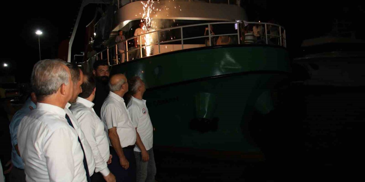 Akdenizli Balıkçılar ’vira Bismillah’ Diyerek Sezonu Açtı