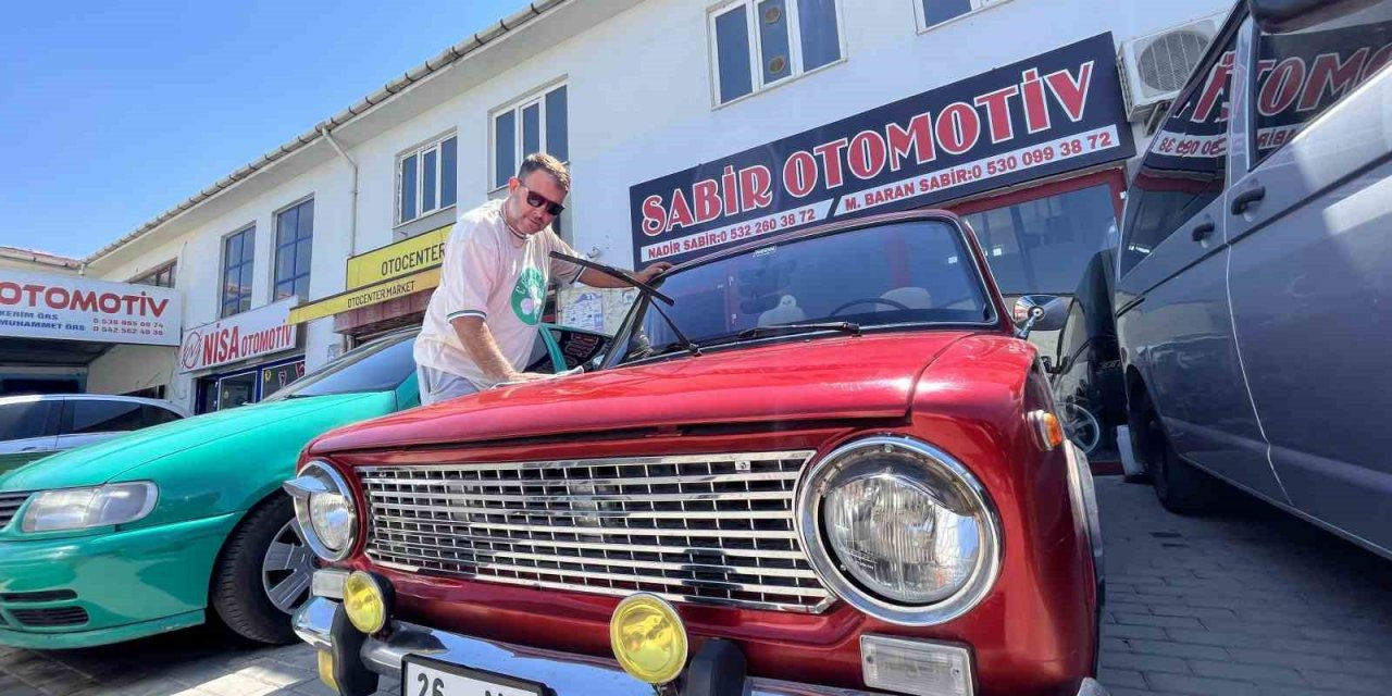 49 Yaşındaki İhtiyar Delikanlı Cabrio Hacı Murat Trafikte İlgi Odağı