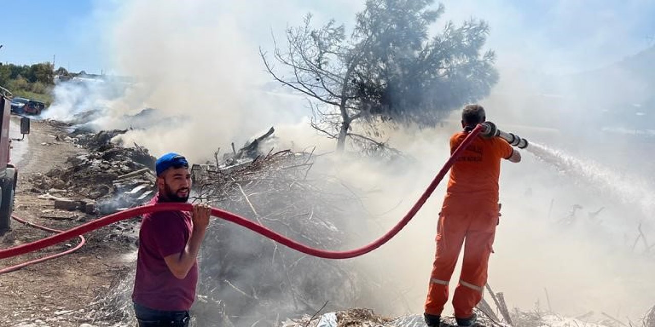 Gazipaşa’da Dere Kenarına Bırakılan Çöpler Alev Aldı