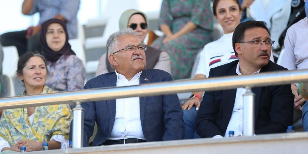 Vali Çiçek Ve Başkan Büyükkılıç, Atlı Okçuluk Türkiye Şampiyonasını Ziyaret Etti