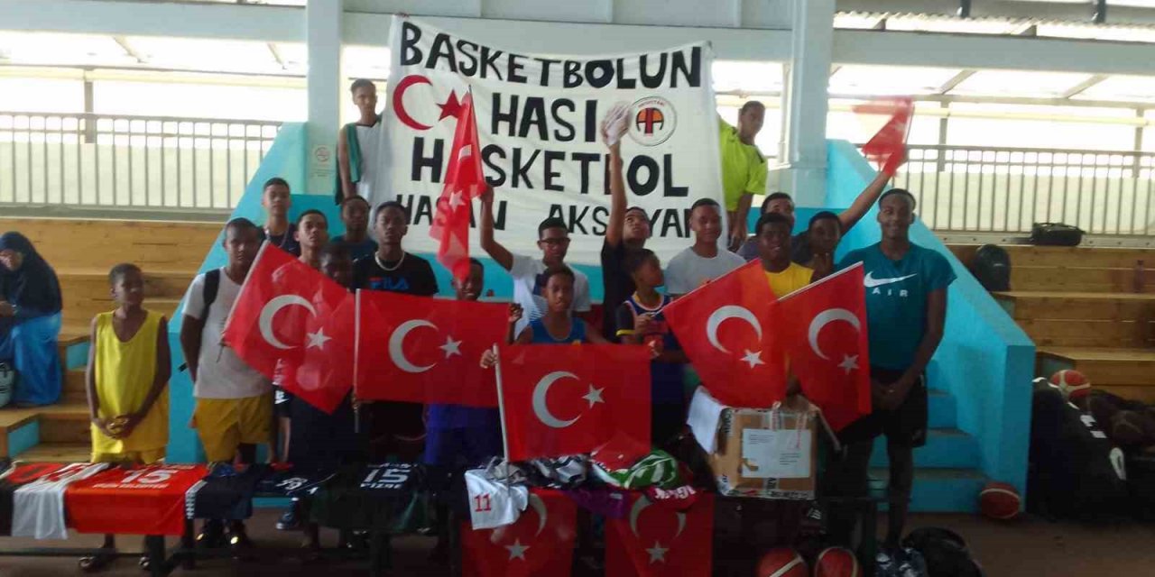 Türk Bayrakları Hasketbol Sk Sayesinde Şeyseller’de Dalgalandı