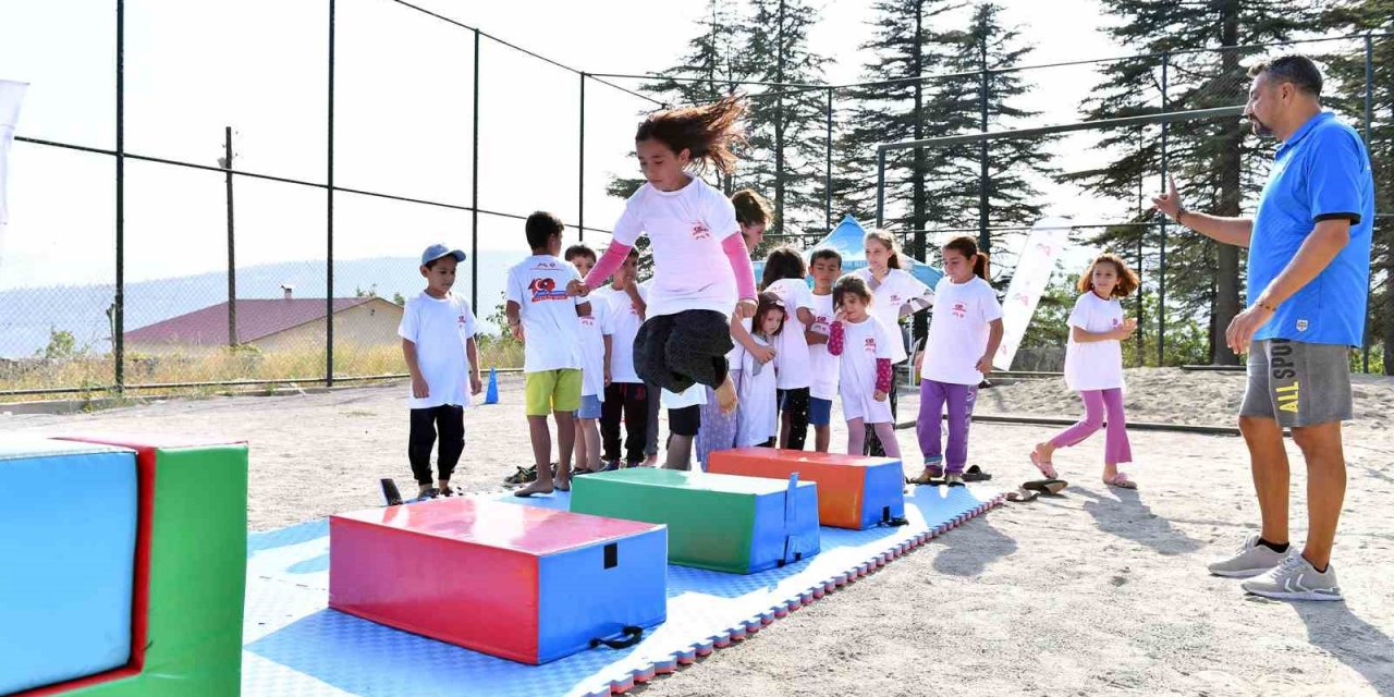 Mersin’de Çocuklar Spora Yönlendiriliyor