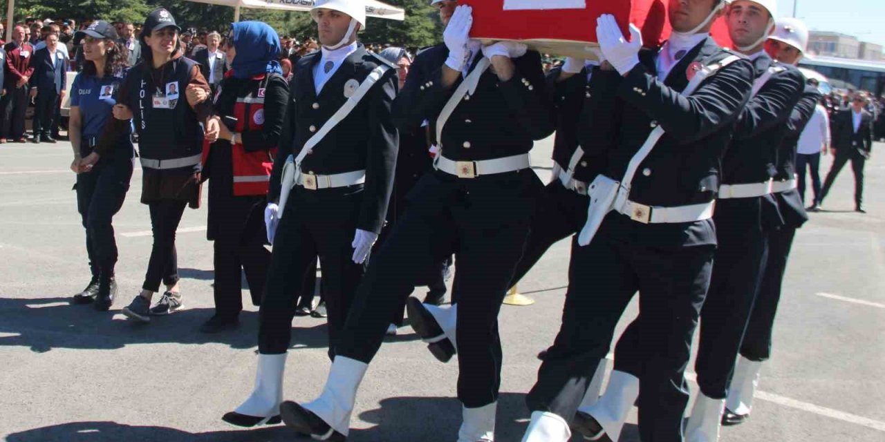 Şehit Polis Akpınar İçin Tören Düzenlendi