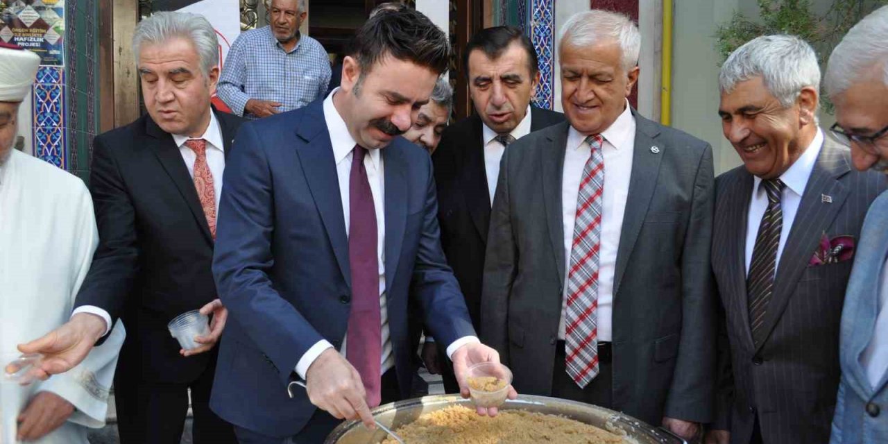 Ahilik Haftası’nın İlk Gününde Helva Dağıtıldı