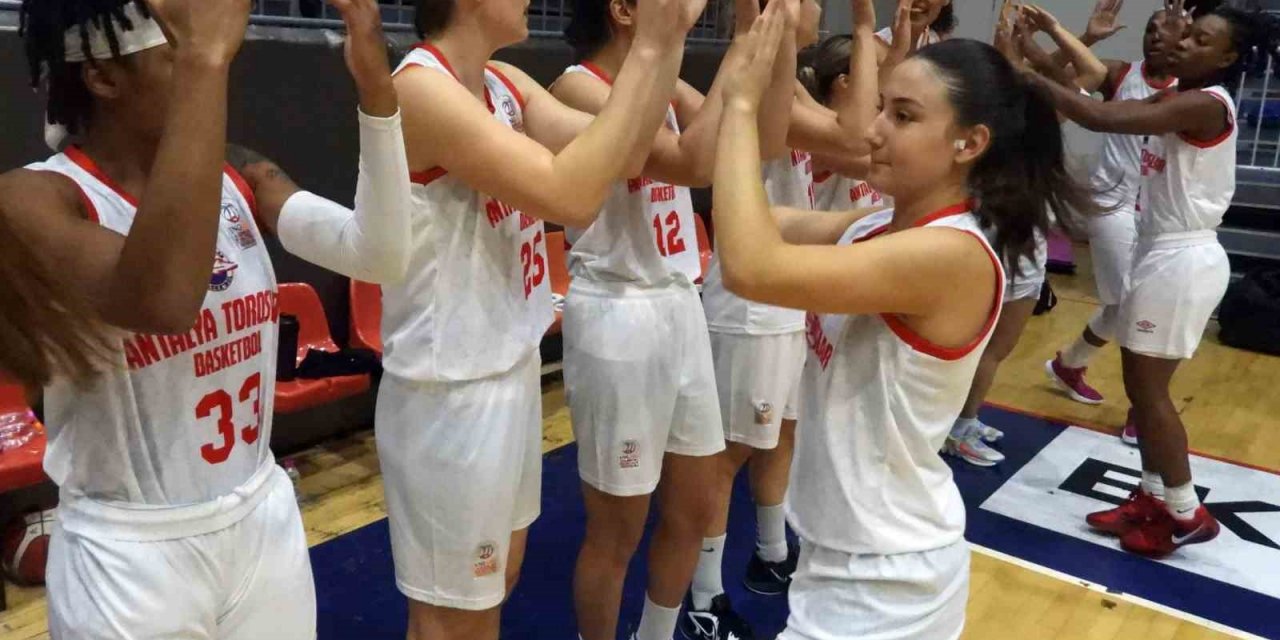 Kepez’in Yetiştirdiği Hazal Çetin İle Elif Çayır Rakip Oldu