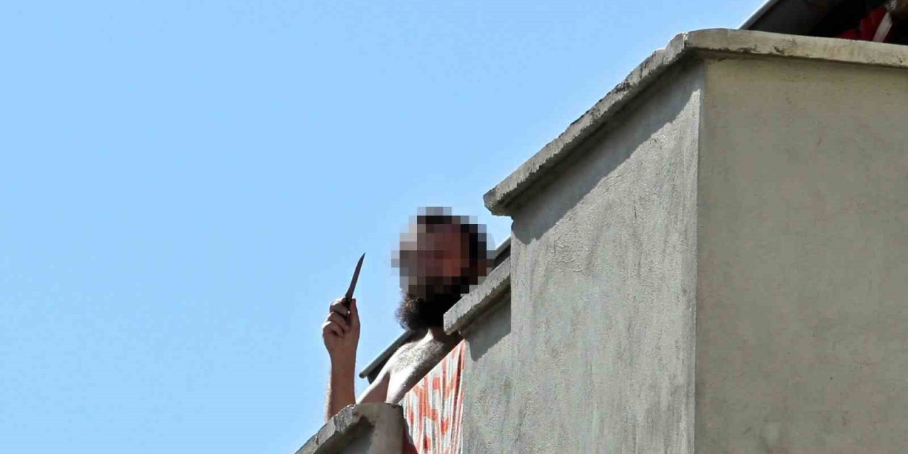 Annesini Rehin Alan Ve Bacağından Vurularak Etkisiz Hale Getirilen Adam Hastanede Hayatını Kaybetti