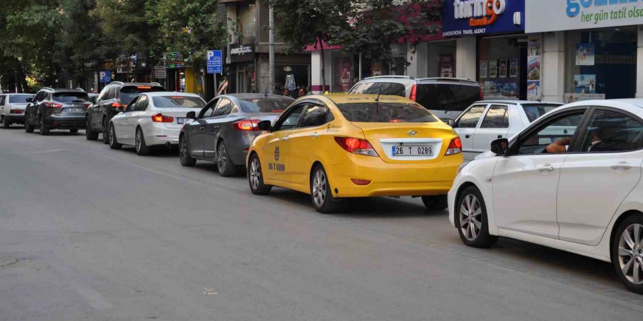 Vatandaşlar Eskişehir’deki Trafik Sorununa Çözüm Bulunmasını Bekliyor