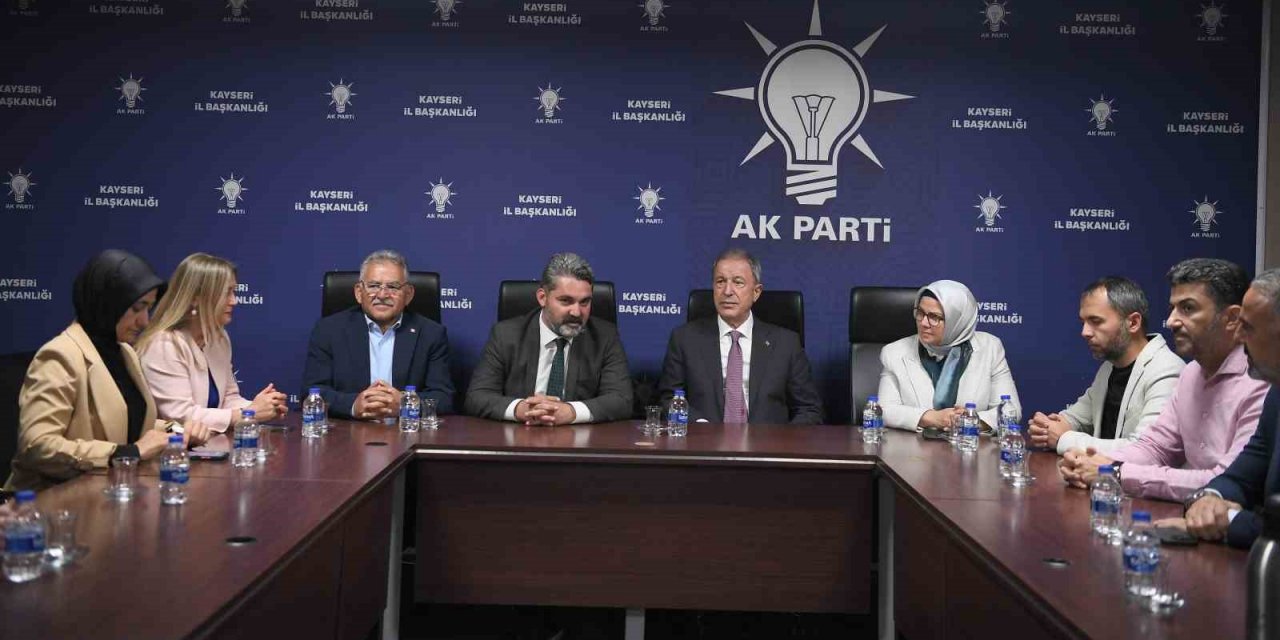 Akar Ve Büyükkılıç’tan Ak Parti Teşkilatı İle Tanışma Toplantısı
