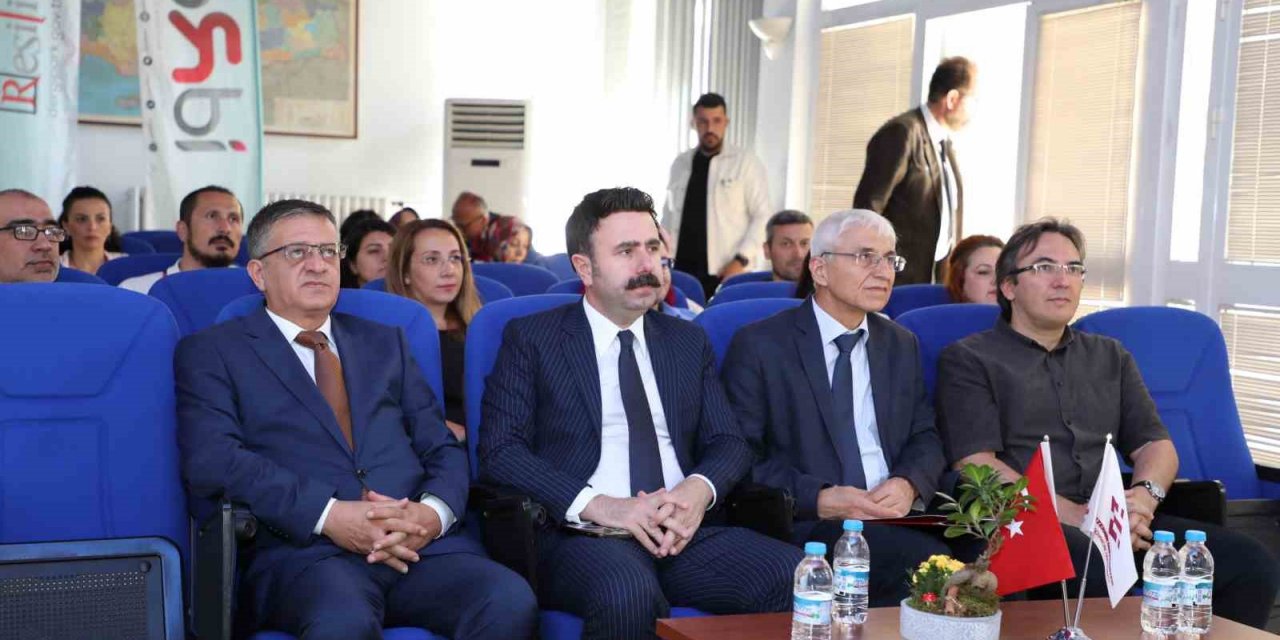 ‘cumhuriyetimizin 100. Yılında 100 Öğretmenimiz İle Yerküreden Derin Uzaya Farkındalık Çalışmaları’ Etkinliği Düzenlendi