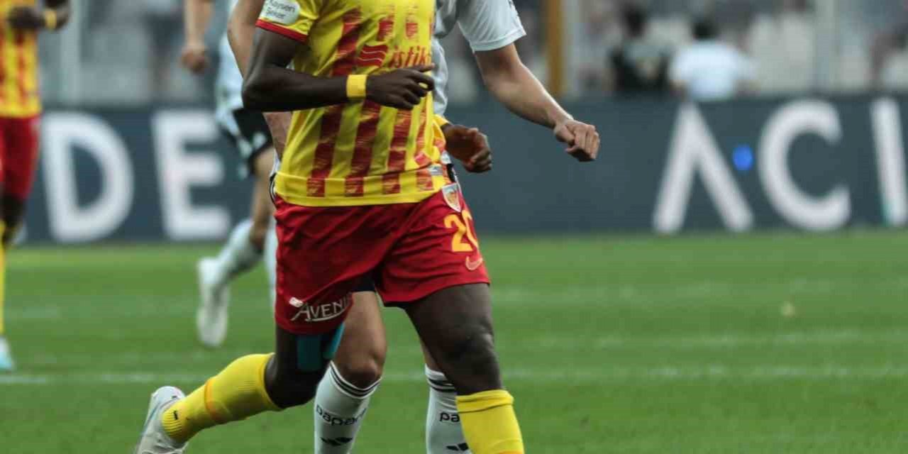 Carlos Mane Ligdeki İlk Golünü Attı