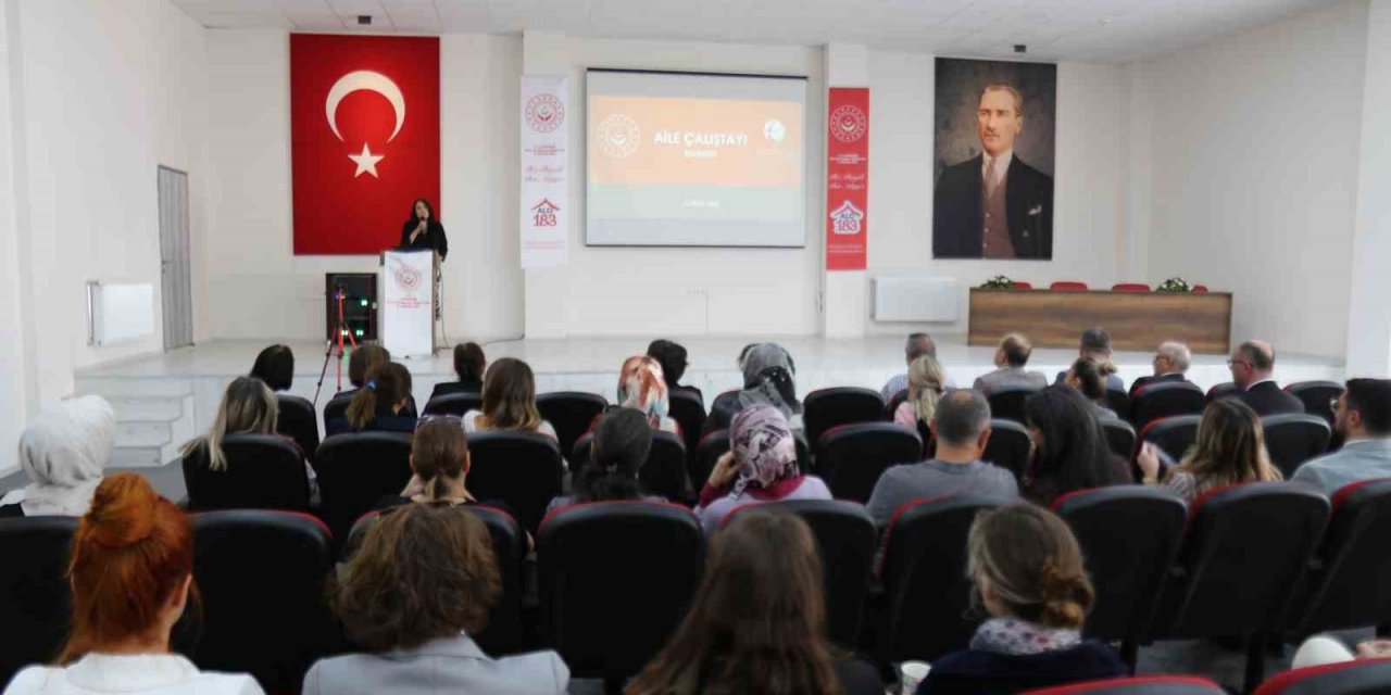 Eskişehir’de ‘aile Çalıştayı’ Yapıldı