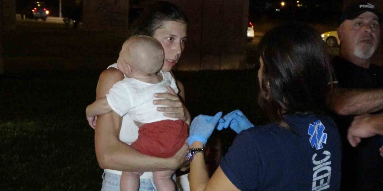 Tur Minibüsü-ambulans Kazasında Turist Aile Bebeği Sağlık Ekiplerine Vermedi