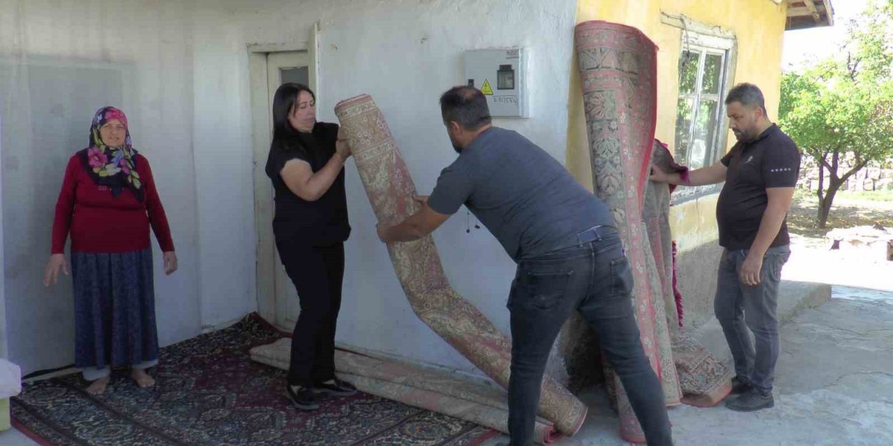 Muhtardan Yaşlı Ve Engellilere ‘sonbahar Temizliği’ Hizmeti