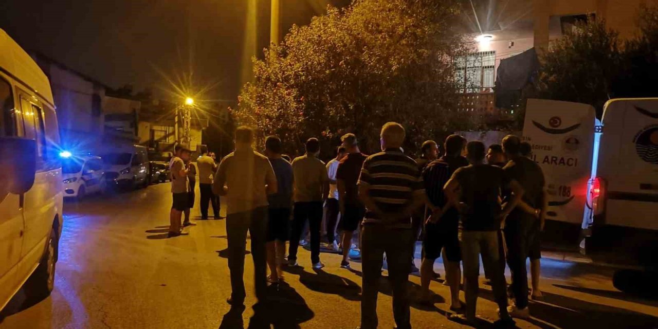 Mersin’de Bir Kadın Yatak Odasında Boğazından Bıçaklanarak Öldürülmüş Halde Bulundu