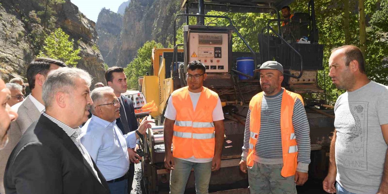Başkan Büyükkılıç’tan Ulaşımını Sıcak Asfaltla Buluşturduğu Kapuzbaşı Şelalesi’ne Davet