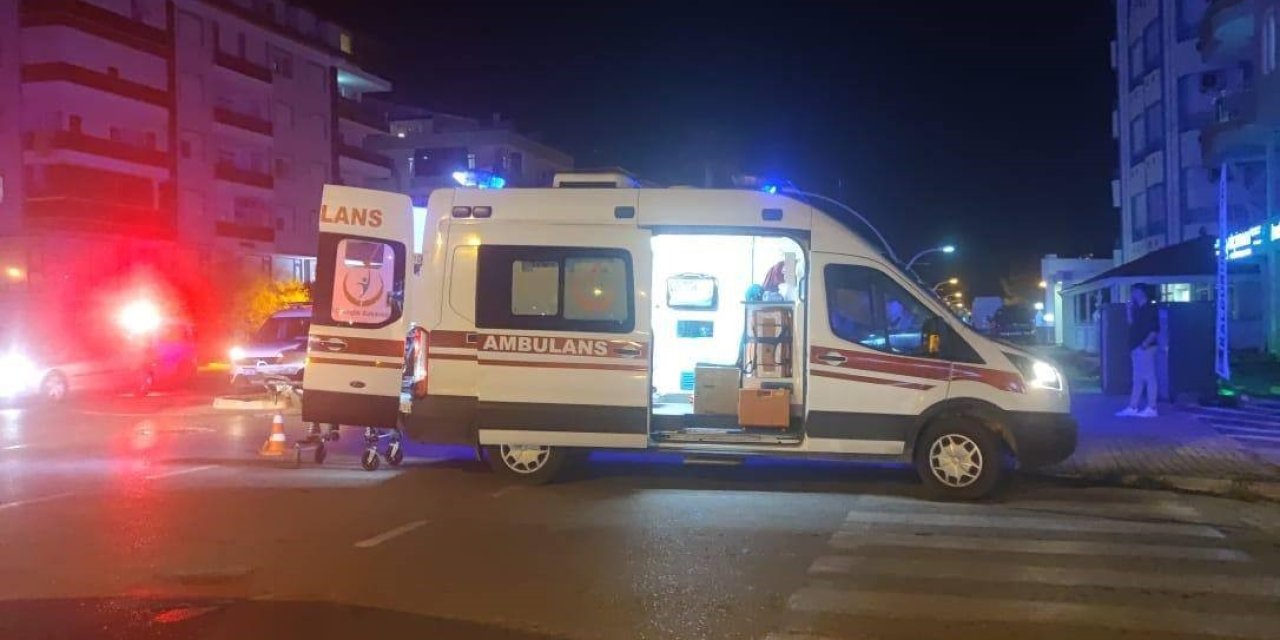 Motosikletle Otomobilin Çarpıştığı Kazada Baba Kız Hastanelik Oldu