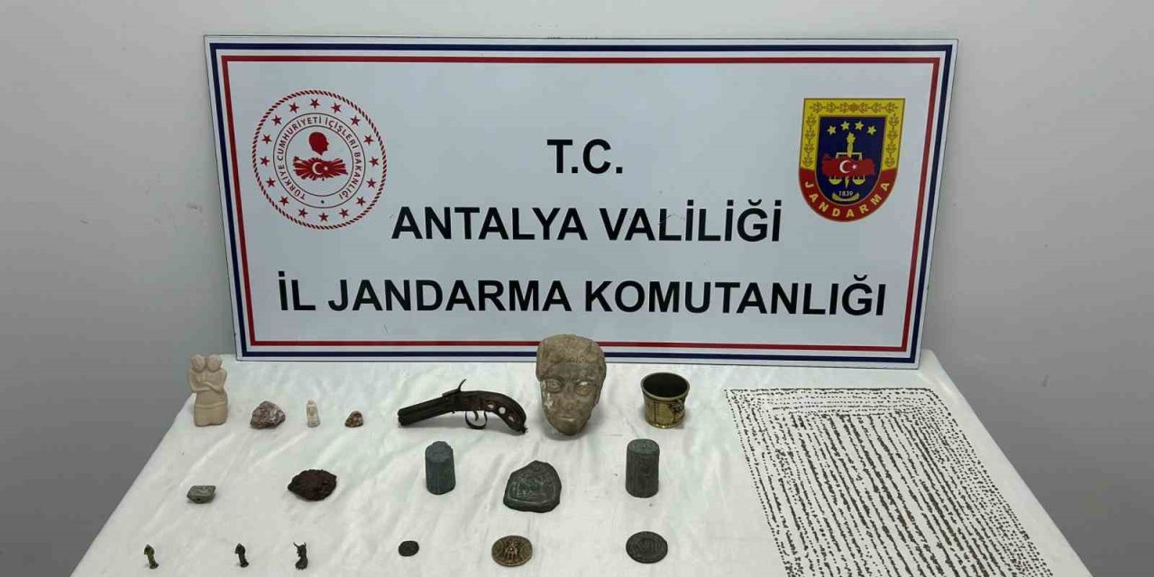 Hitit Ve Roma Dönemine Ait Paraları Satarken Yakalandı