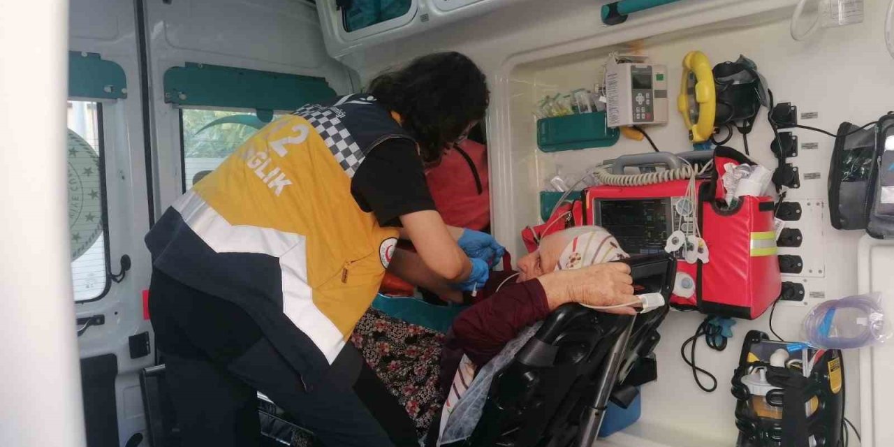 Mutfakta Çıkan Yangın Nine Ve Torununa Korku Dolu Anlar Yaşattı