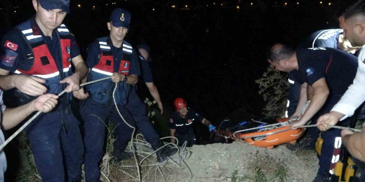Kayıp Olarak Aranan Yaşlı Adamın Ölümünü Ezilmiş Çimler Ortaya Çıkardı