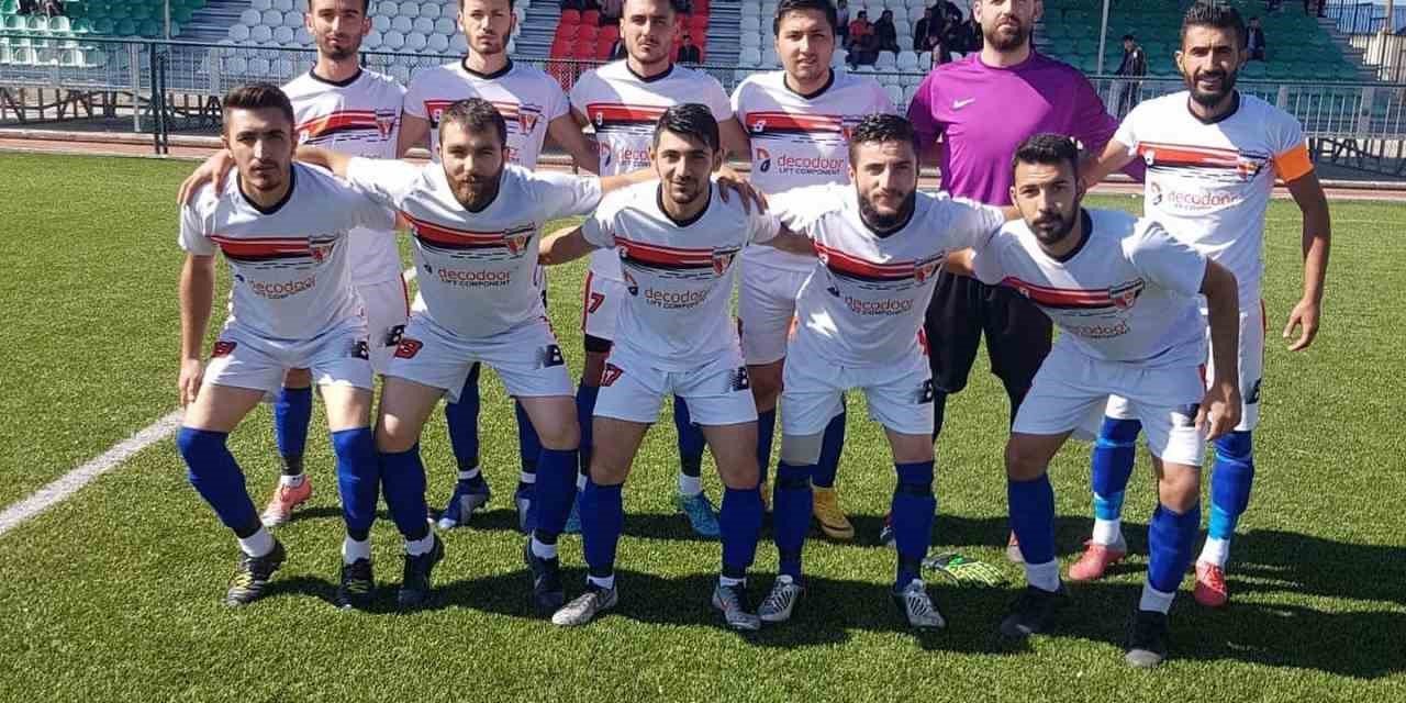 Futbolu Bıraktı, Yönetici Oldu