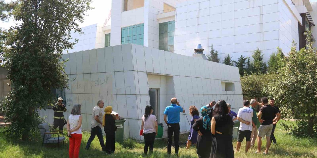 Fakülte Kantininde Çıkan Yangına Kısa Surede Müdahale