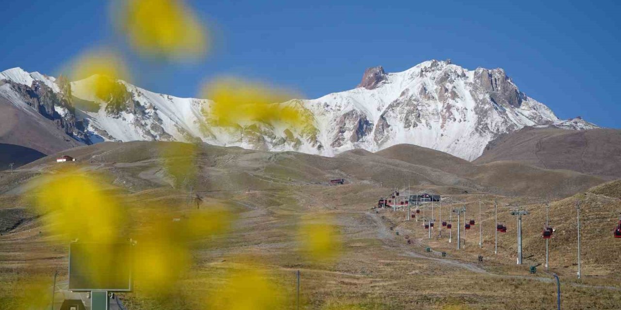 Erciyes Gelinliğini Giydi