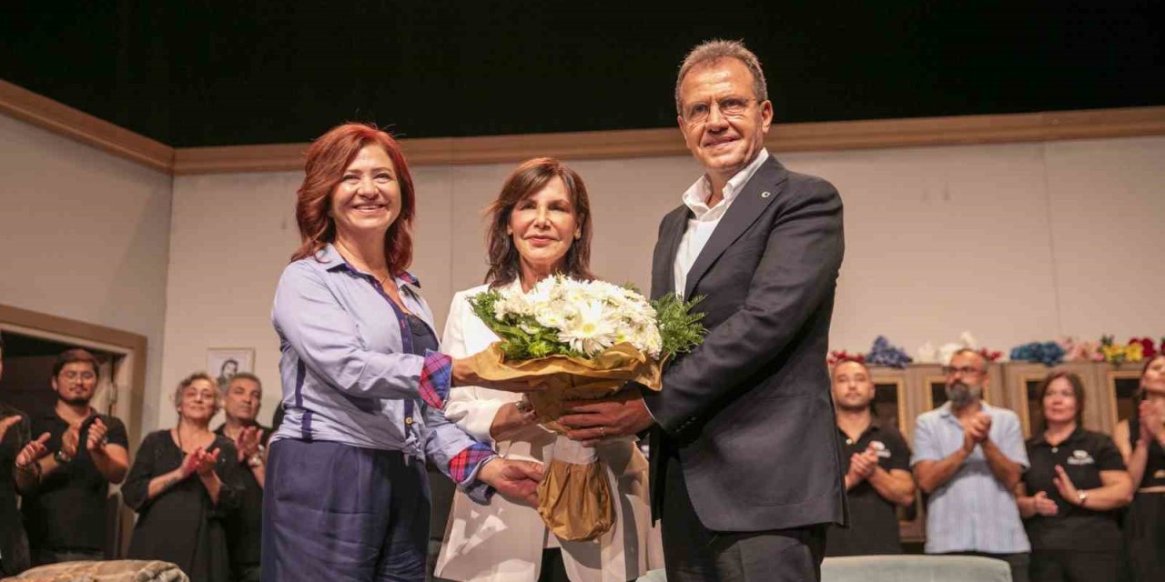 Mersin Şehir Tiyatrosu, ’lütfen Kızımla Evlenir Misinizi?’ Oyununun Prömiyeriyle Sezonu Açtı