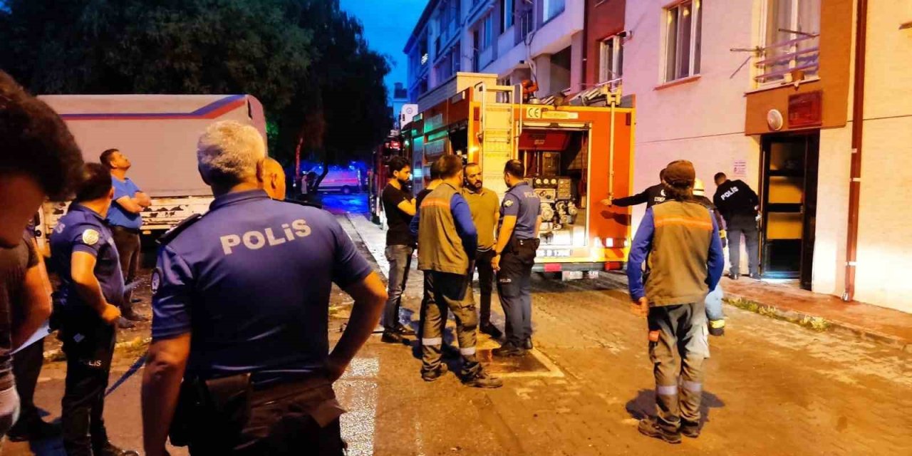 Eşini Ve Kendini Bıçaklayıp Yaşadıkları Evi Yakan Şahsa 18 Yıl Hapis Cezası