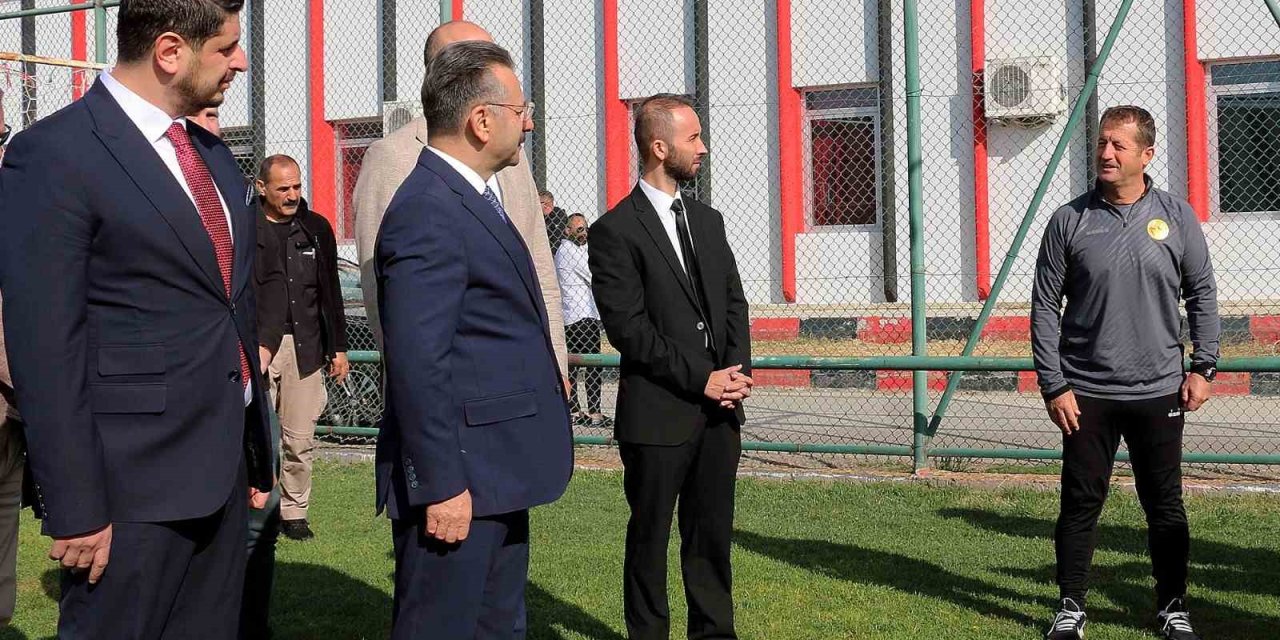 Eskişehir Valisi Hüseyin Aksoy’dan Eskişehirspor’a Ziyaret