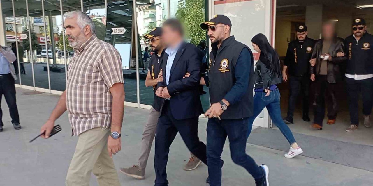 Profesörün Yaralanması Olayına Karışan Profesör Ve Kardeşi Adliyeye Sevk Edildi