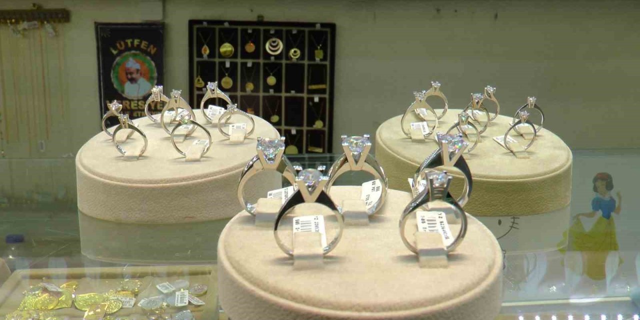 Altında ‘yüzük’ Sezonu