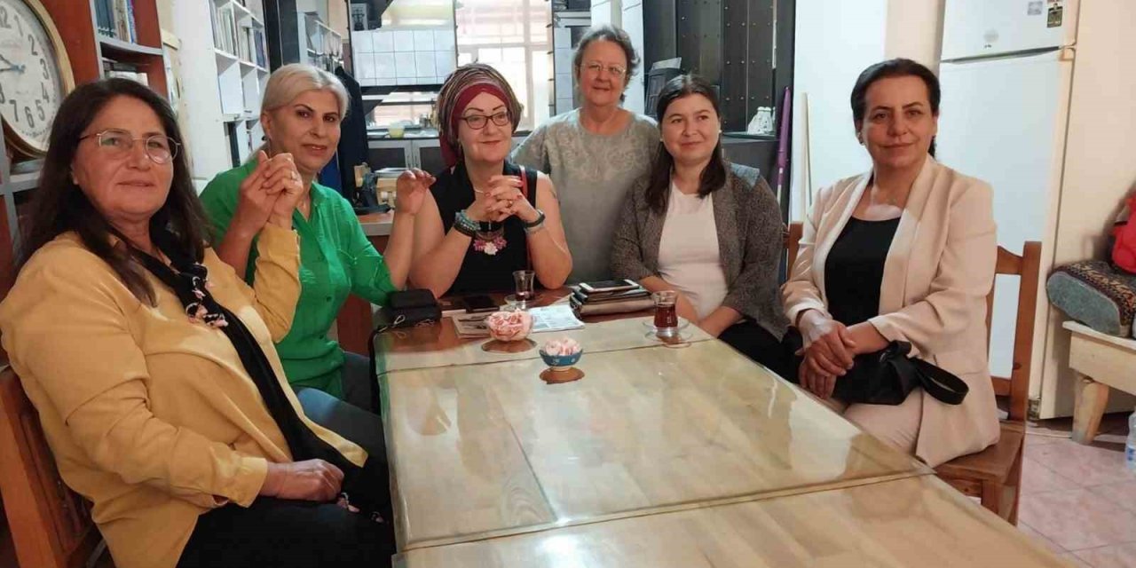 Mersin’de Kadın Muhtar Adayları Göreve Hazır