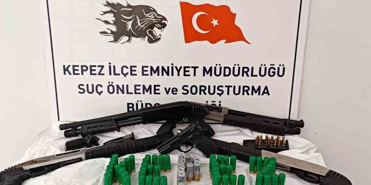İş Yerinde 4 Pompalı Tüfek Ve 1 Tabanca Ele Geçirildi: 1 Gözaltı