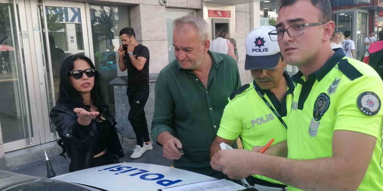 Yazılan Cezayı İptal Ettirmek İçin Elinden Geleni Yaptı, Polisi ’artistlik Yapmakla’ Suçladı