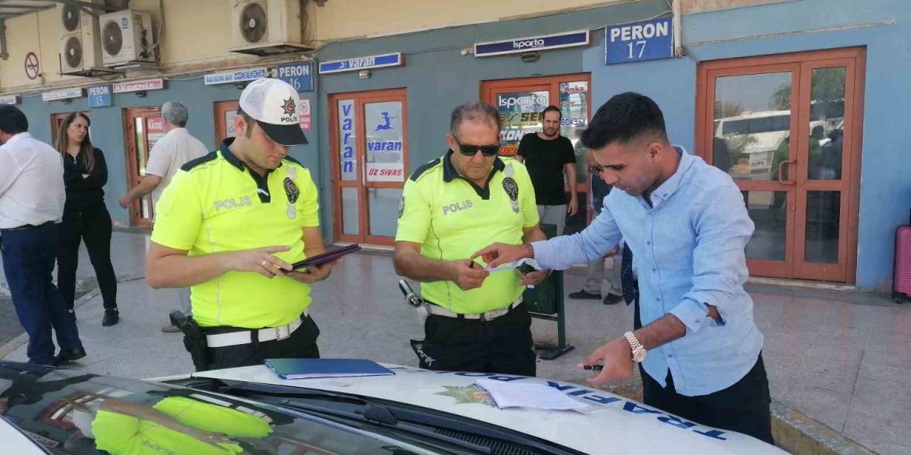 Şehirlerarası Otobüslerde Sivil Trafik Denetimi Yapılıyor