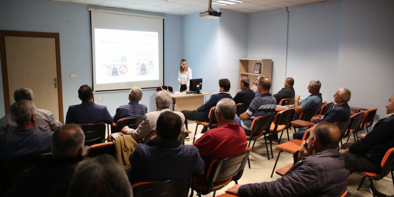 Melikgazi’de Bilinçli Bal Üretimi İçin Arıcılık Kursu Veriliyor