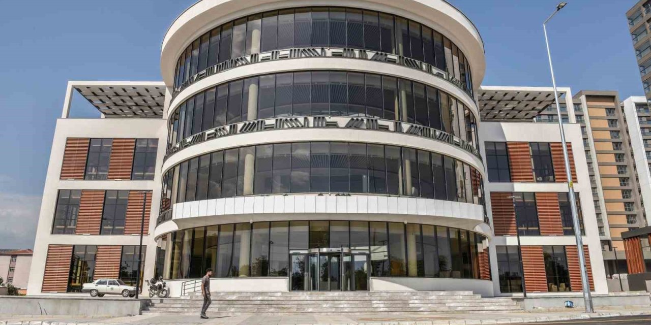 Kepez’den Cumhuriyete Çok Özel Kütüphane