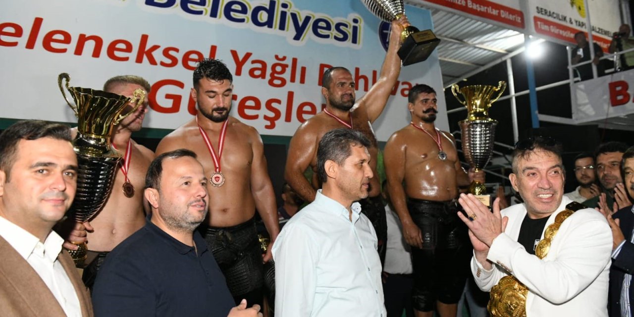 Antalya Aksu’da Başpehlivan Mehmet Yeşil Yeşil Oldu
