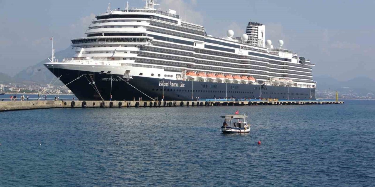 Amerikalı Ve Avrupalı Turistler, İsrail’deki İkinci Liman Rotasını İptal Edip Alanya’ya Geldi