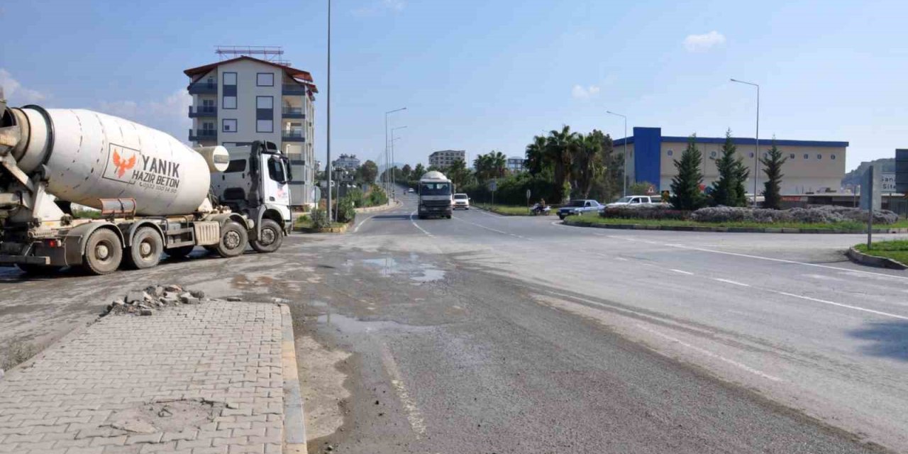 Kazasız Gün Geçmeyen Kavşakta Yaşananlar Güvenlik Kameralarında