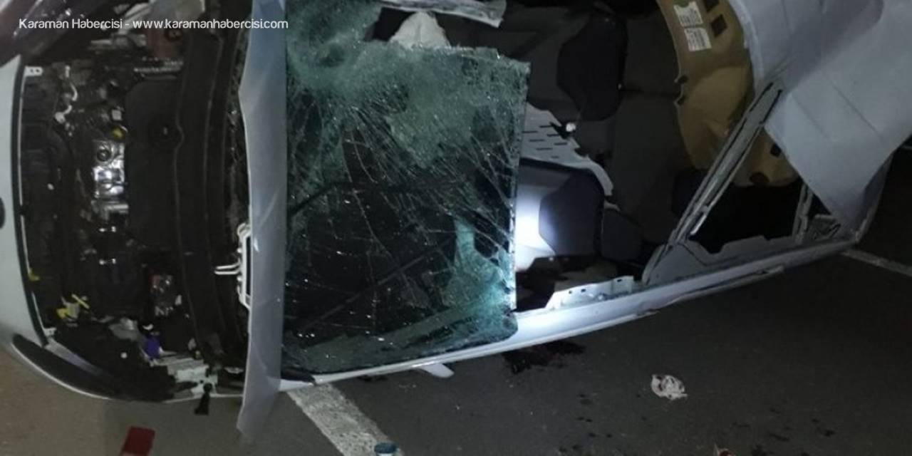 Konya'da Otomobil Tıra Arkadan Çarptı
